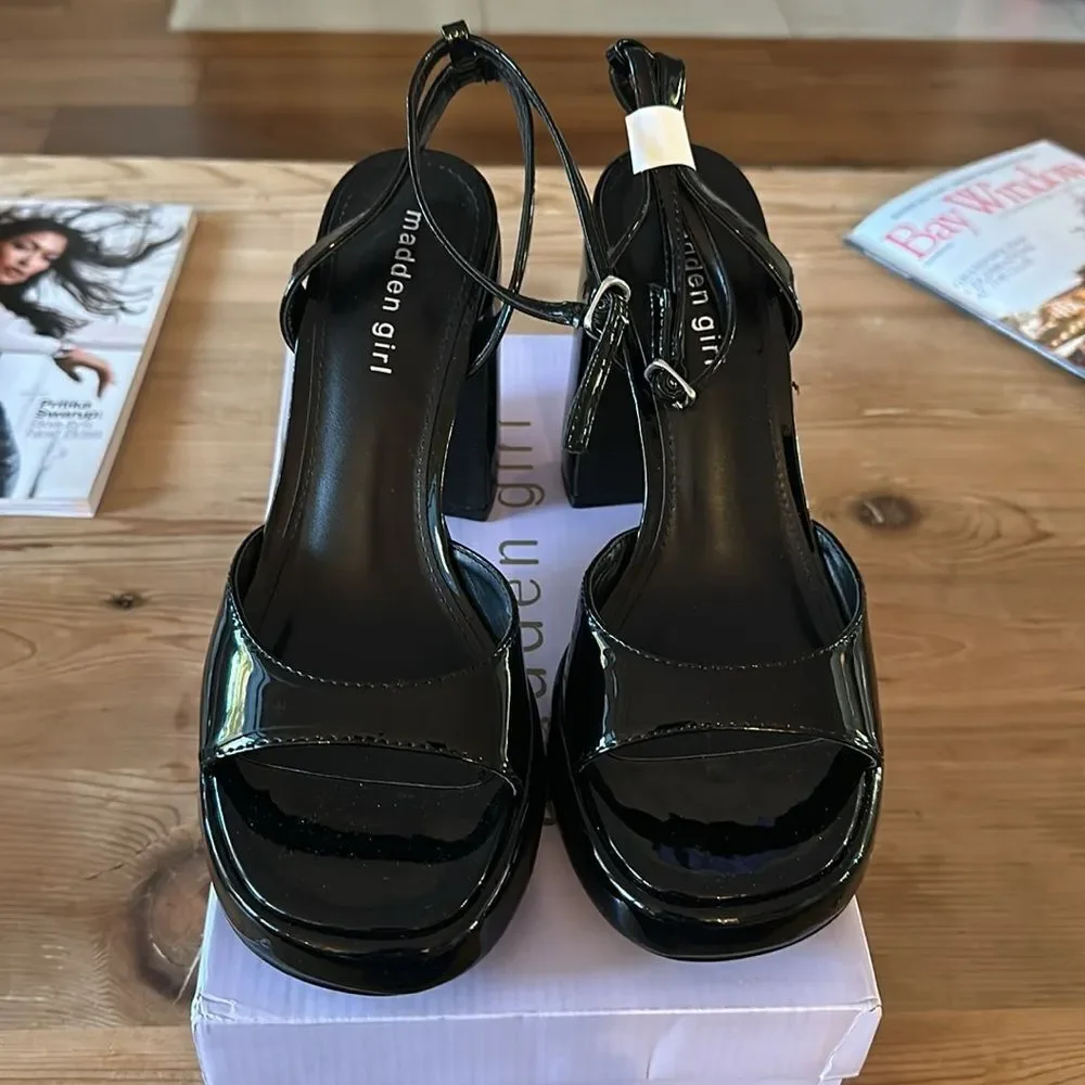 Madden Girl Women's Caicos Platform Black Patent NEW in Box